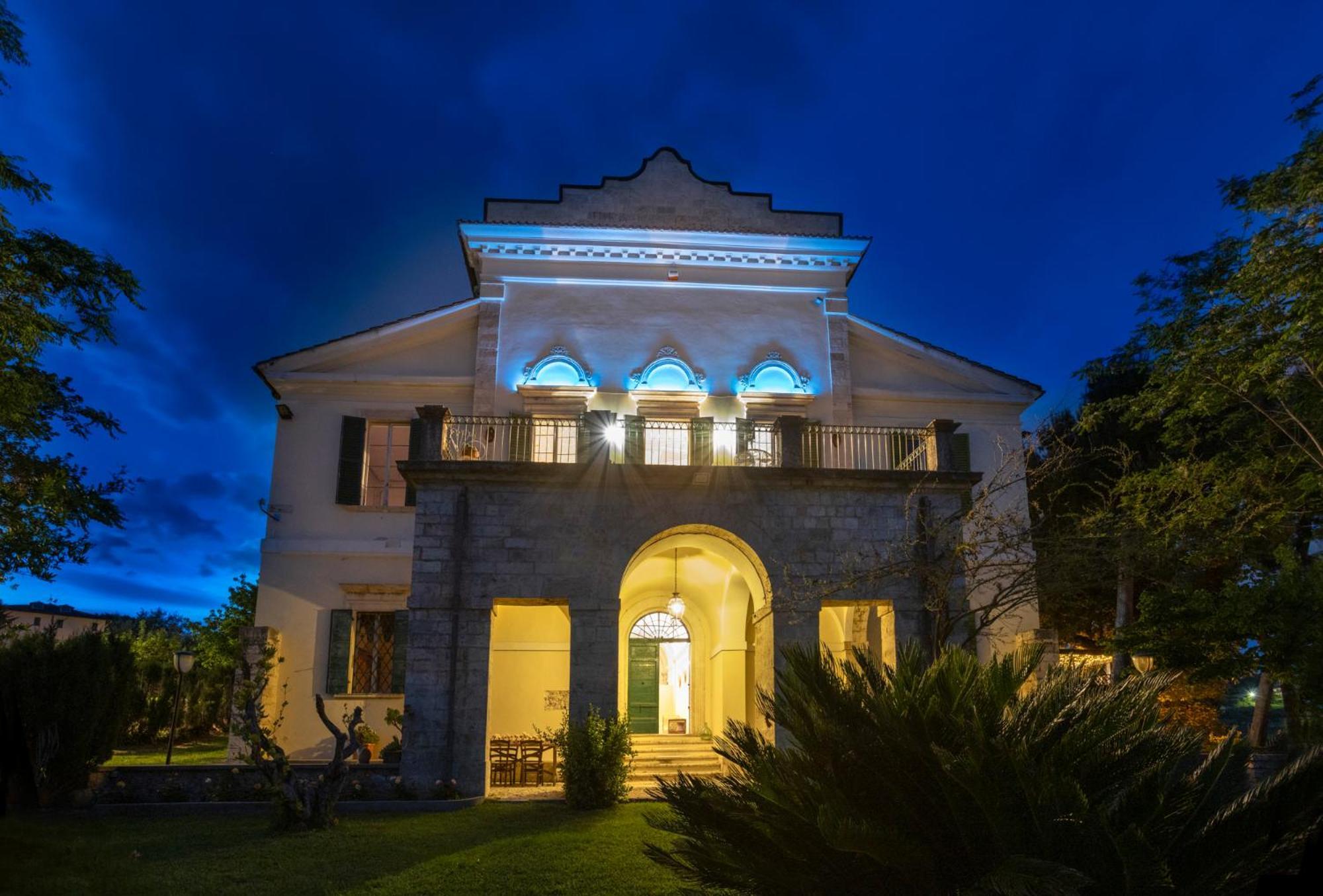 B&B In An 1800S Frescoed Villa With Panoramic Solarium And Historic Park - Villa Mastrangelo 库里德尔特伦托 外观 照片
